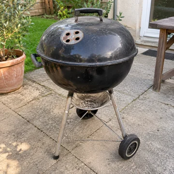 Barbecue à charbon de seconde main